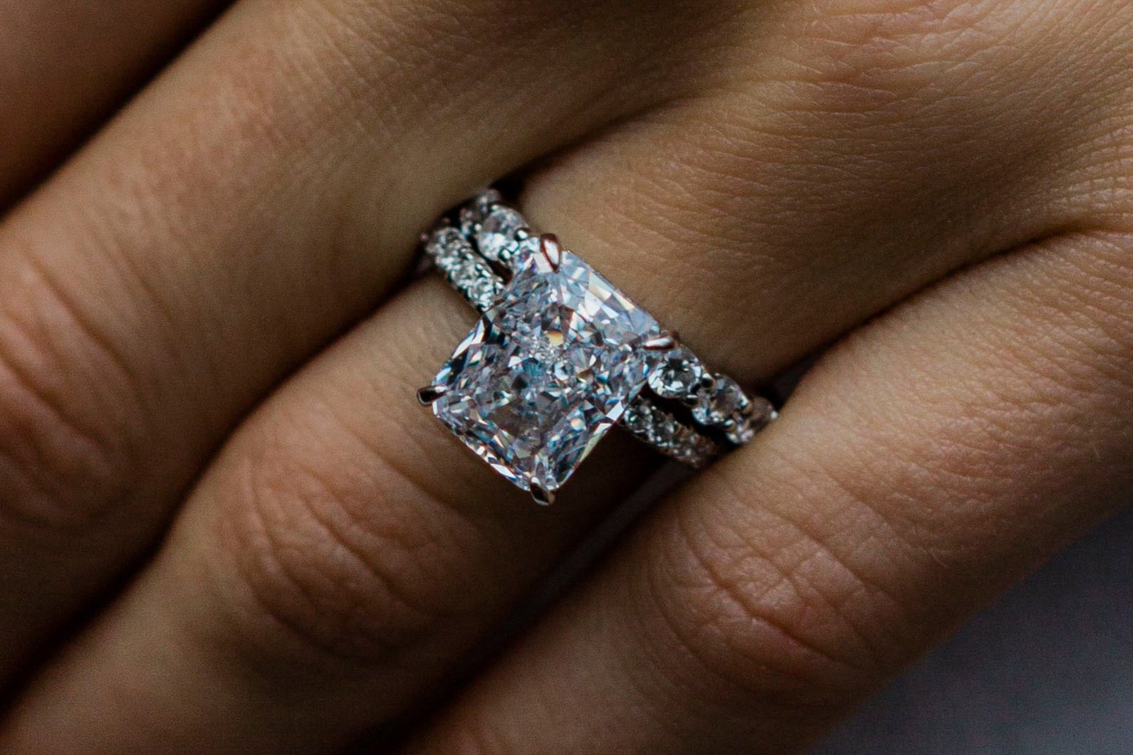 Jewelers Fake Engagement Rings That Look Real Jewelry Fake