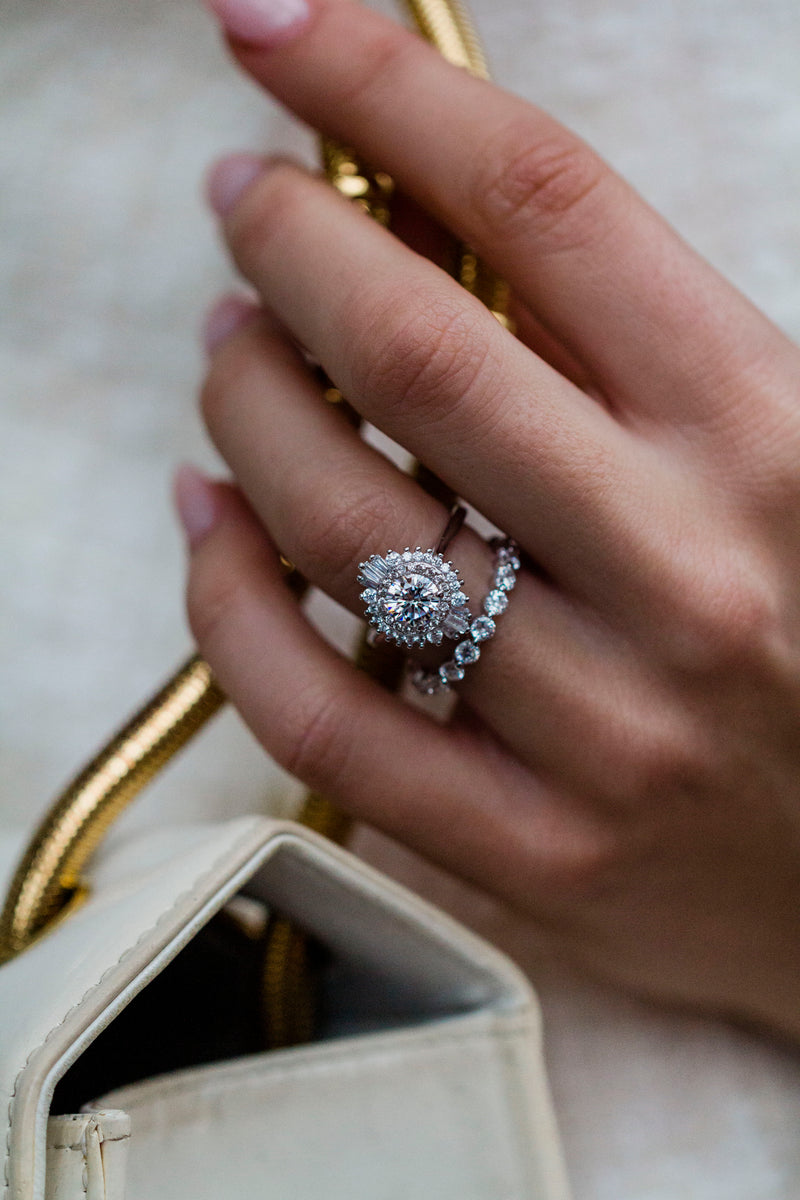 The Daisy Ring (1 Carat)