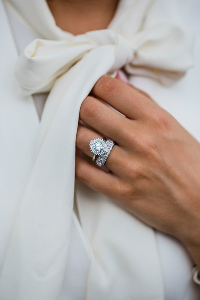 The Daisy Ring (1 Carat)