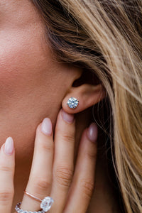 The Emmy Studs (1.5 Carat)
