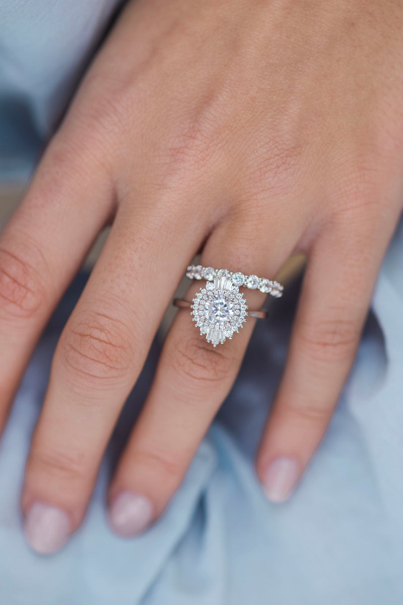 The Daisy Ring (1 Carat)
